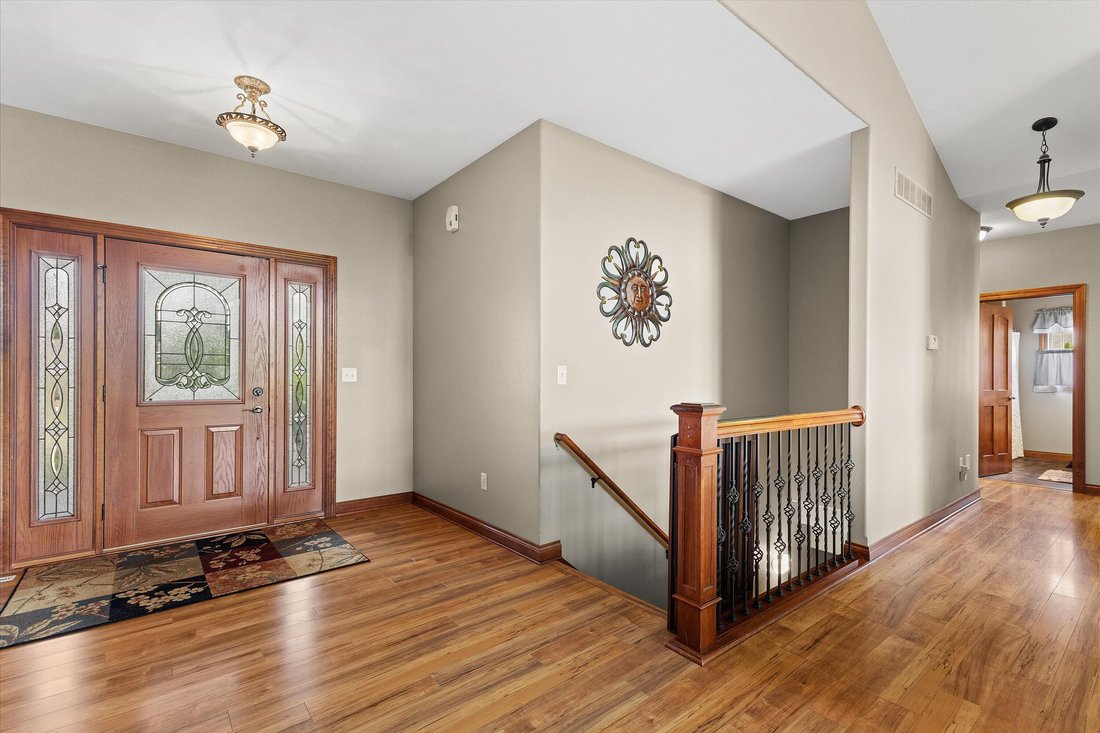 House in Slinger, Wisconsin, United States 3 - 18666426