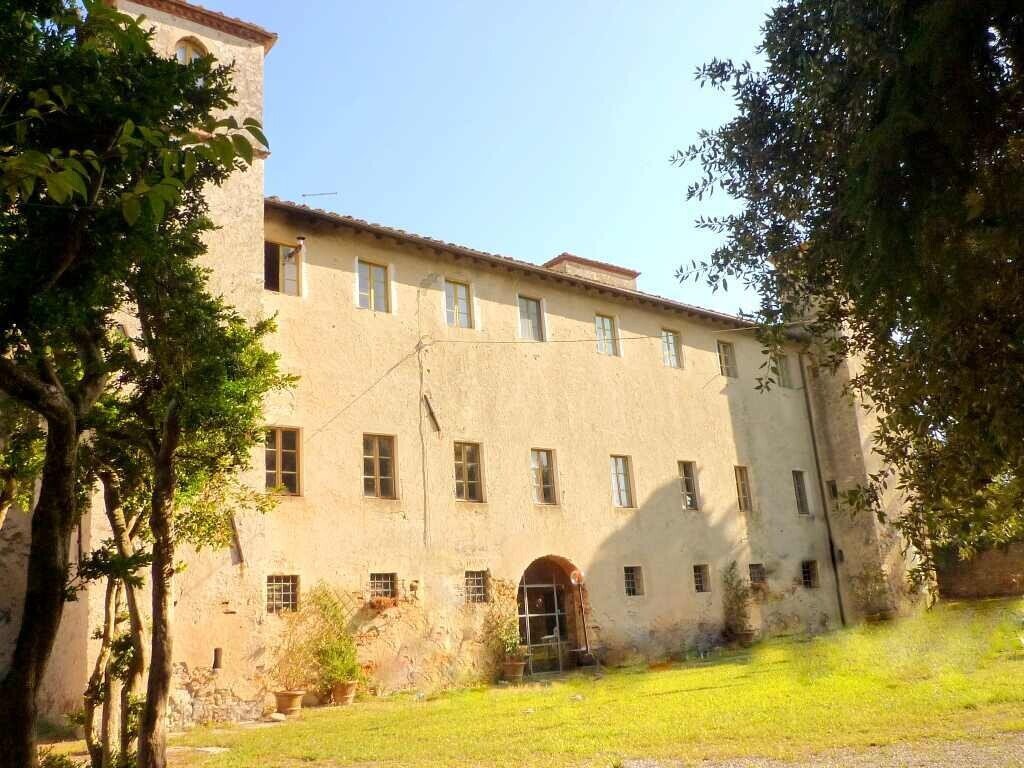 Villa in Historic Center, Lucca, Tuscany 3 - 18668115