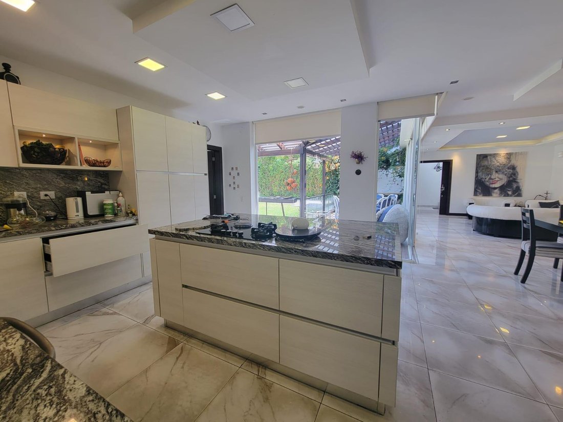 House in Quito, Pichincha, Ecuador 2 - 18660782