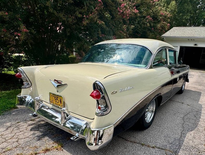 Sedan in Glendale, United States 5 - 18666344