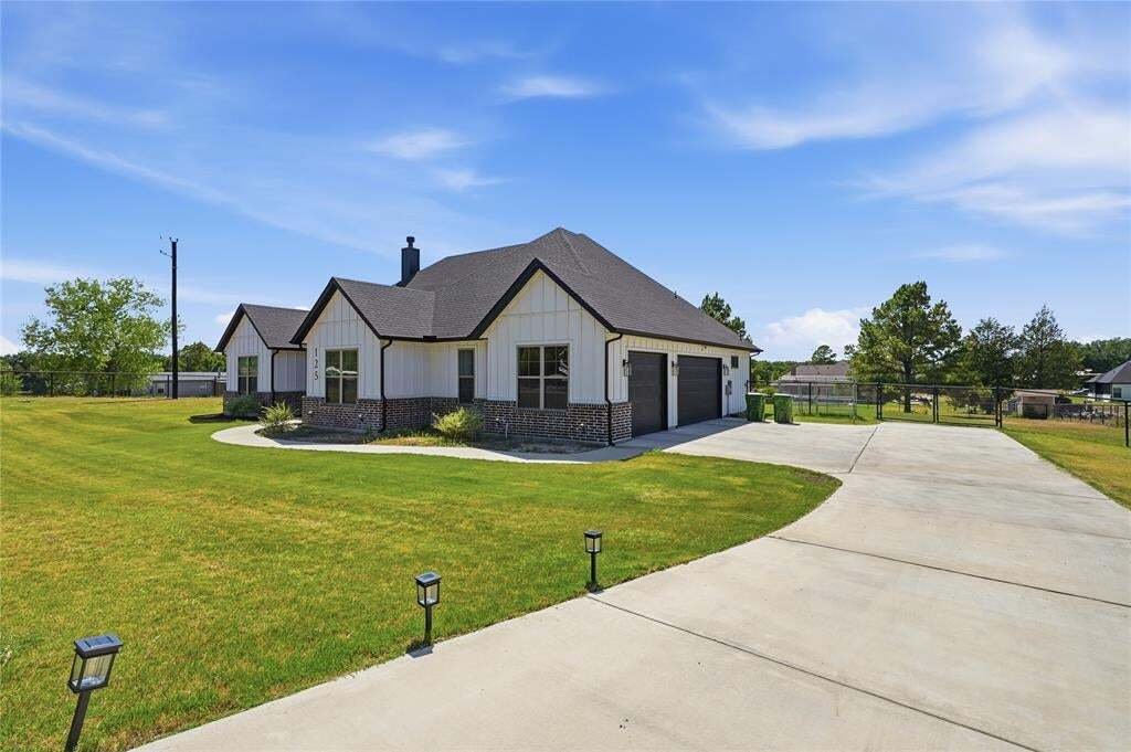 House in Azle, Texas, United States 3 - 18664109