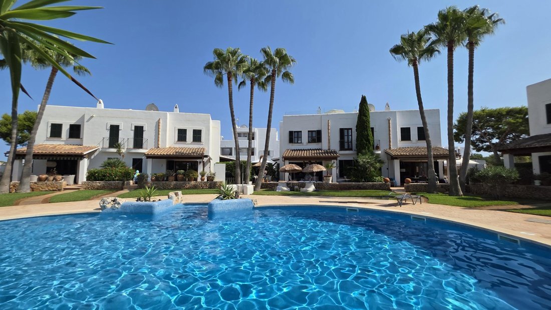 Townhouse in Cala d'Or, Santanyi, Balearic Islands 1 - 18662119