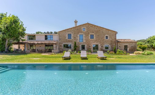 Country House in Cornella del Terri, Catalonia, Spain 1