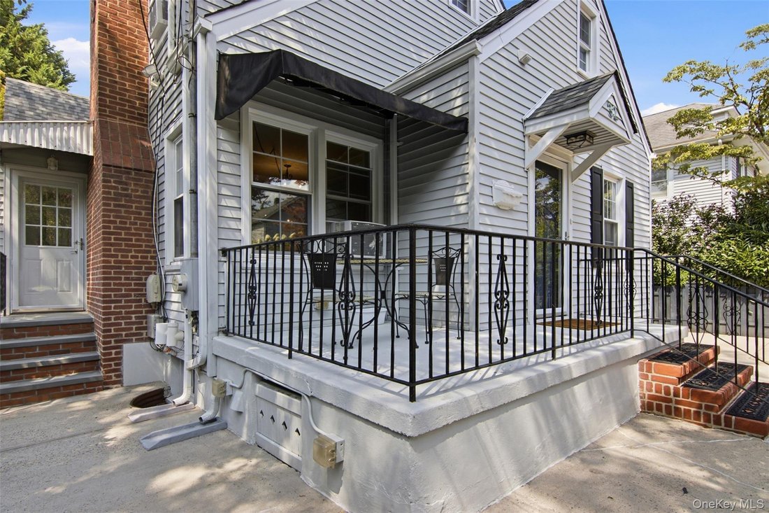 House in Sea Cliff, New York, United States 3 - 18662036
