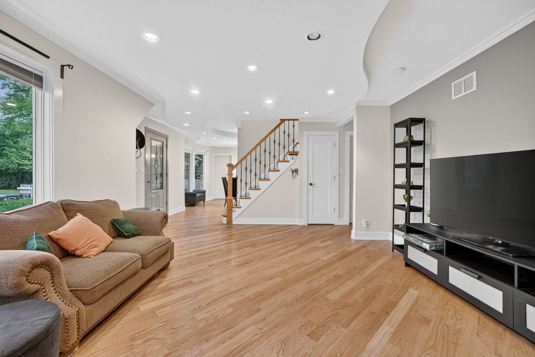 House in Des Plaines, Illinois, United States 5 - 18668022