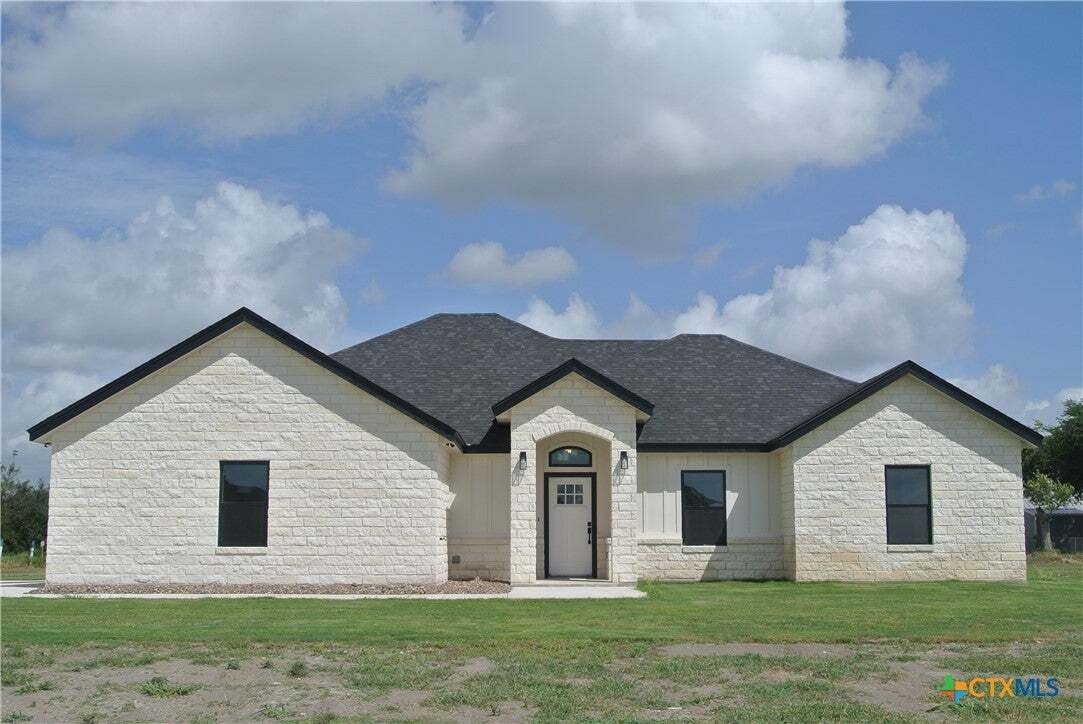 House in Seguin, Texas, United States 1 - 18118544