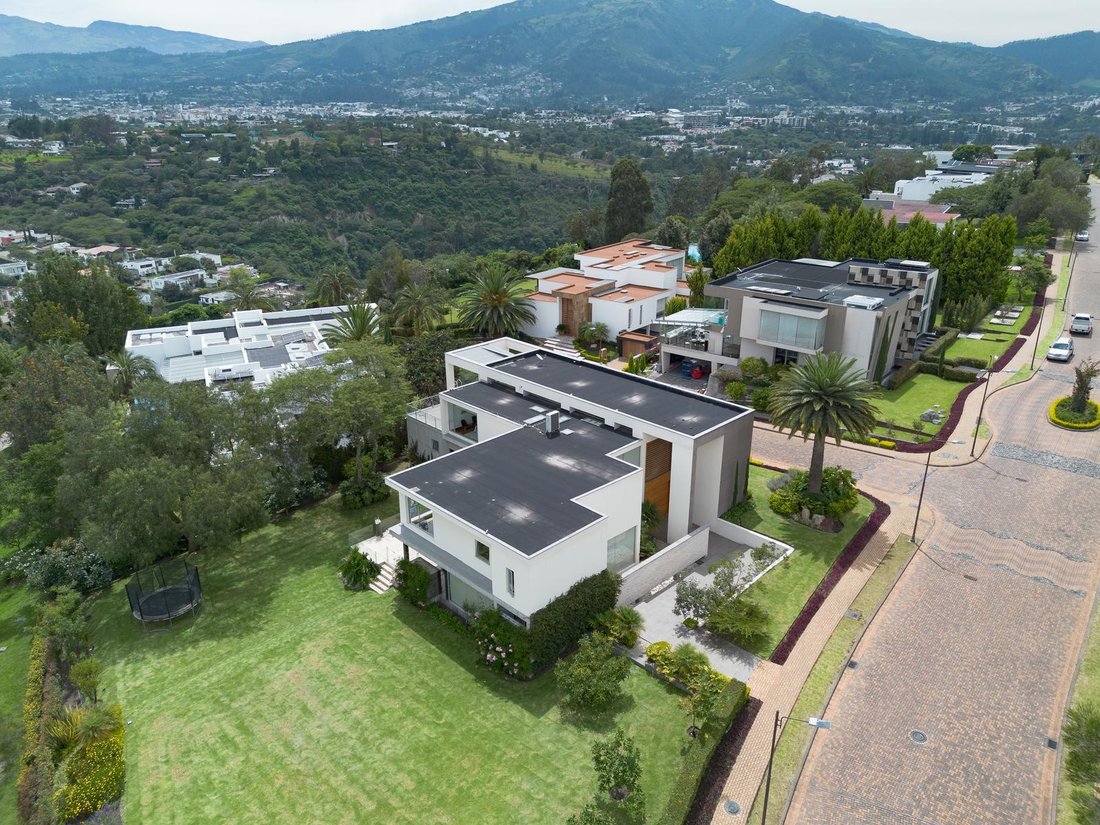 House in Quito, Pichincha, Ecuador 2 - 18660442