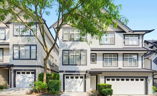 Townhouse in Langley Township, British Columbia, Canada 1