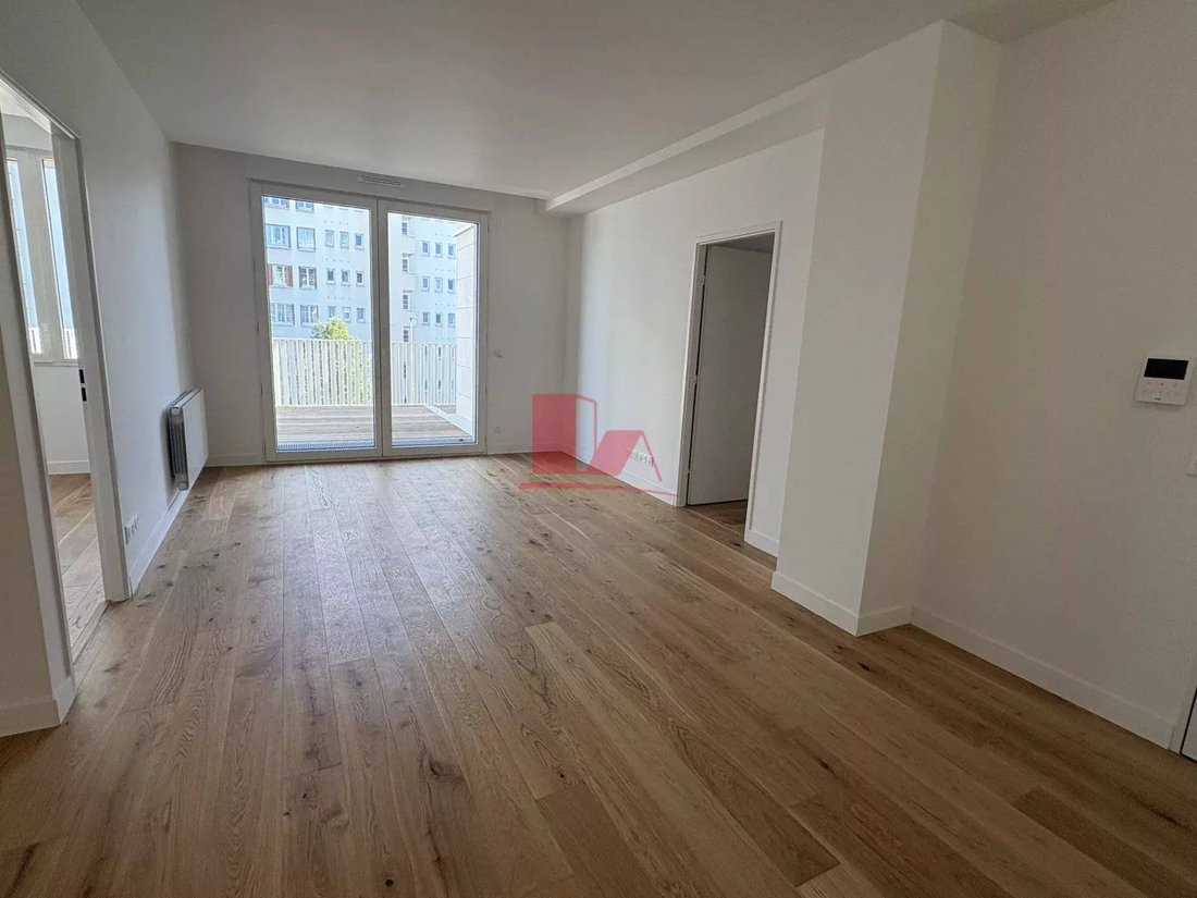 Apartment in Espaces Jeunes, Issy-les-Moulineaux, France 1 - 16329047