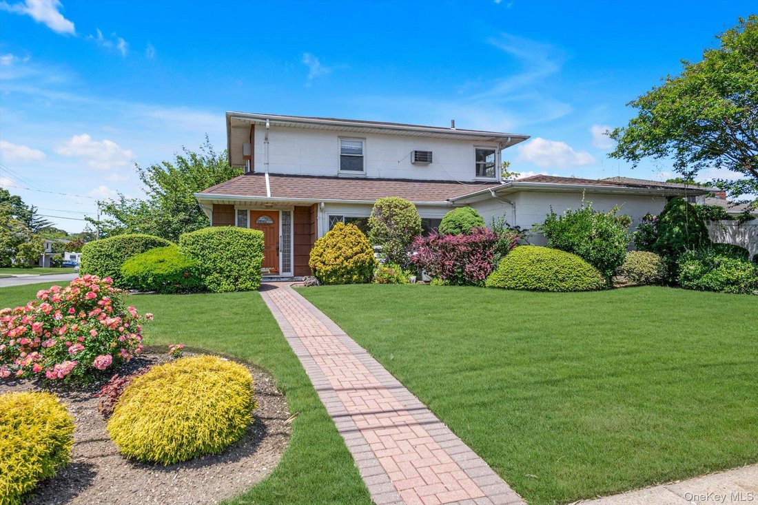 House in Massapequa Park, New York, United States 2 - 18672405