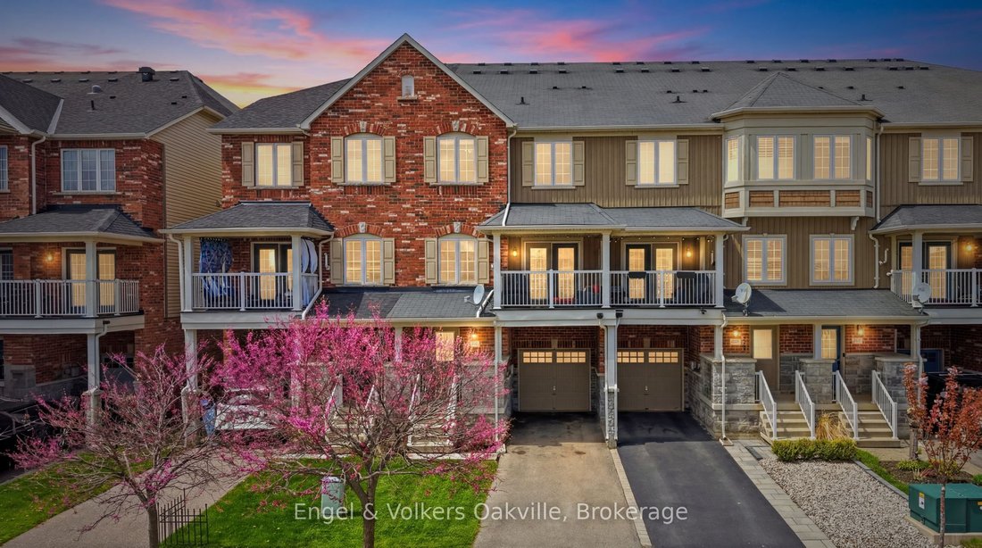 Townhouse in Hamilton, Ontario, Canada 1 - 18660813