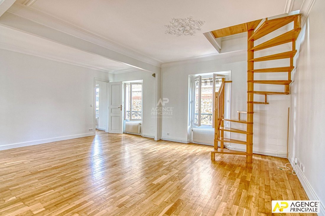 Apartment in Domaine National du Château, Versailles, France 1 - 18660297