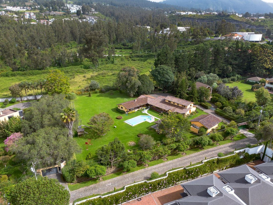 Land in Quito, Pichincha, Ecuador 2 - 18660844