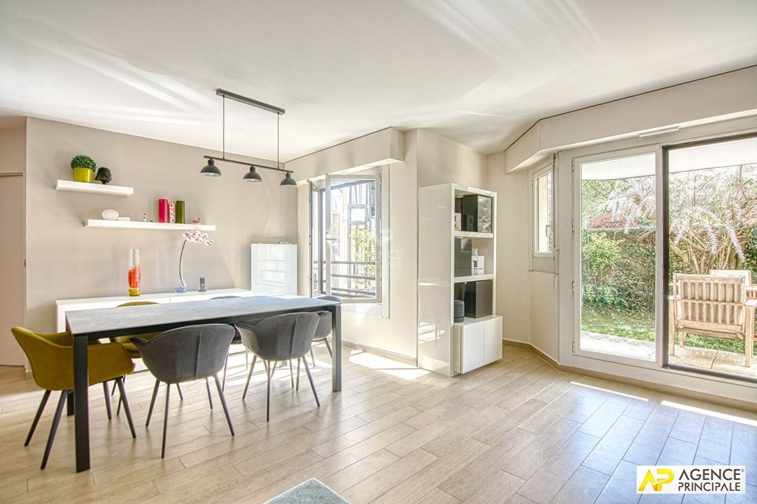 Apartment in Domaine National du Château, Versailles, France 5 - 18660096