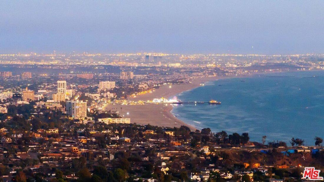 House in Los Angeles, California, United States 1 - 18666613