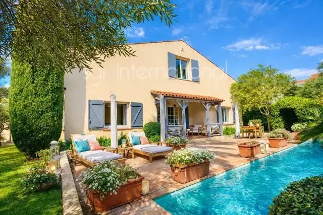 House in Zone Ouest Urbaine, Saint-Tropez, France 1 - 16246475
