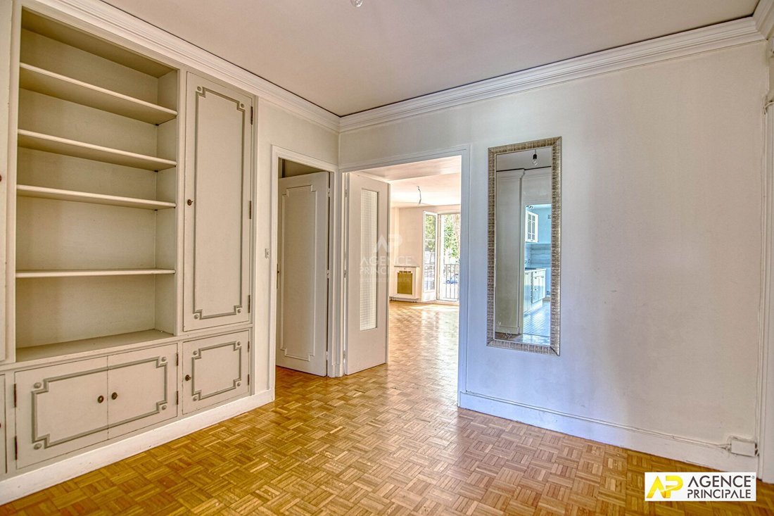 Apartment in Montreuil, Versailles, France 4 - 18660145