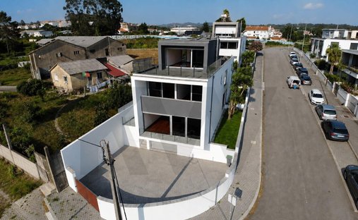 House in Sao Felix da Marinha, Porto District, Portugal 1