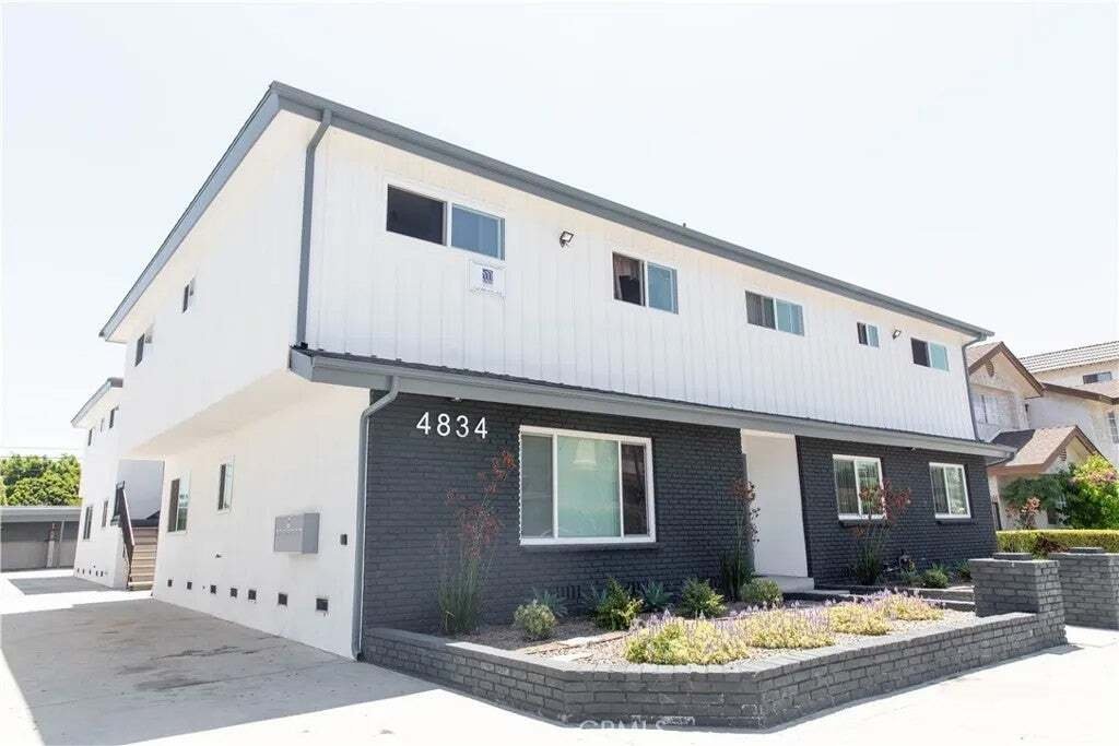Hawthorne, California, United States 1 - 18663969