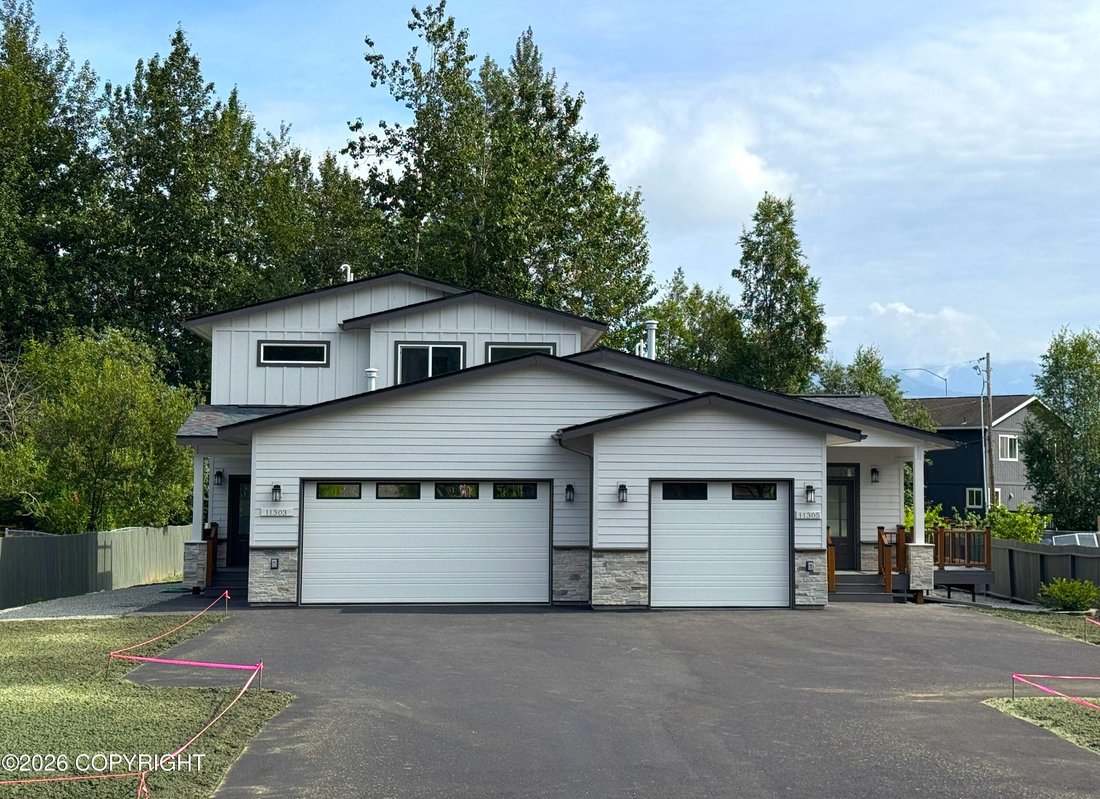 House in Anchorage, Alaska, United States 1 - 18663024