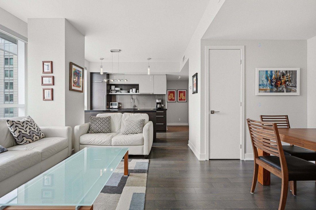 Condo in Montréal, Quebec, Canada 4 - 18669560