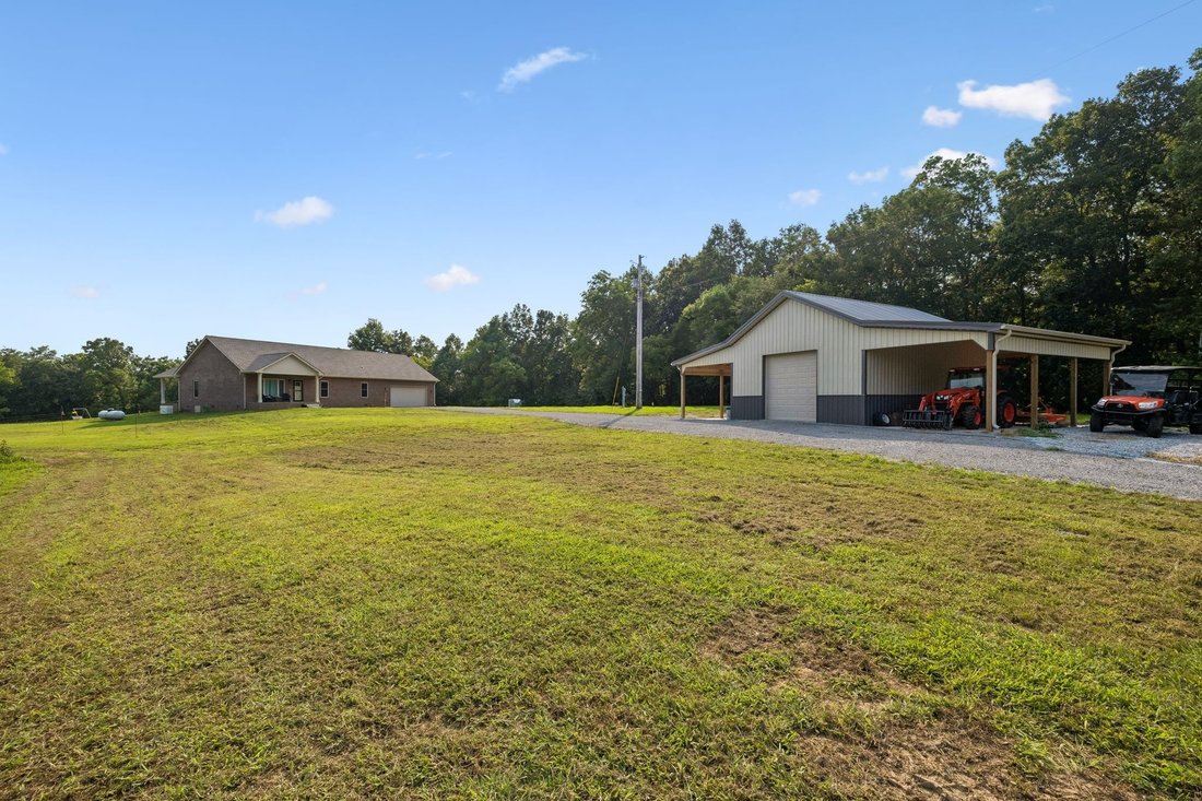 House in Dover, Tennessee, United States 1 - 18659551