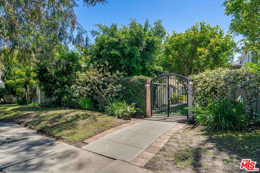 West Hollywood, California, United States 3 - 18666976
