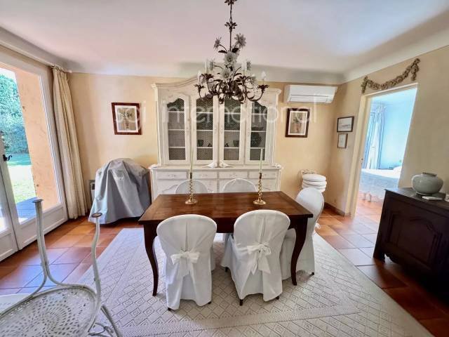 House in Zone Ouest Urbaine, Saint-Tropez, France 5 - 18437093