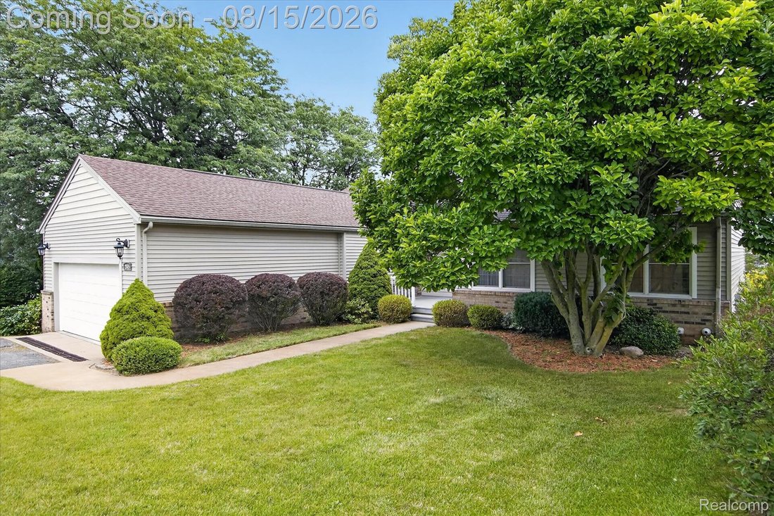 House in Brighton, Michigan, United States 4 - 18666094