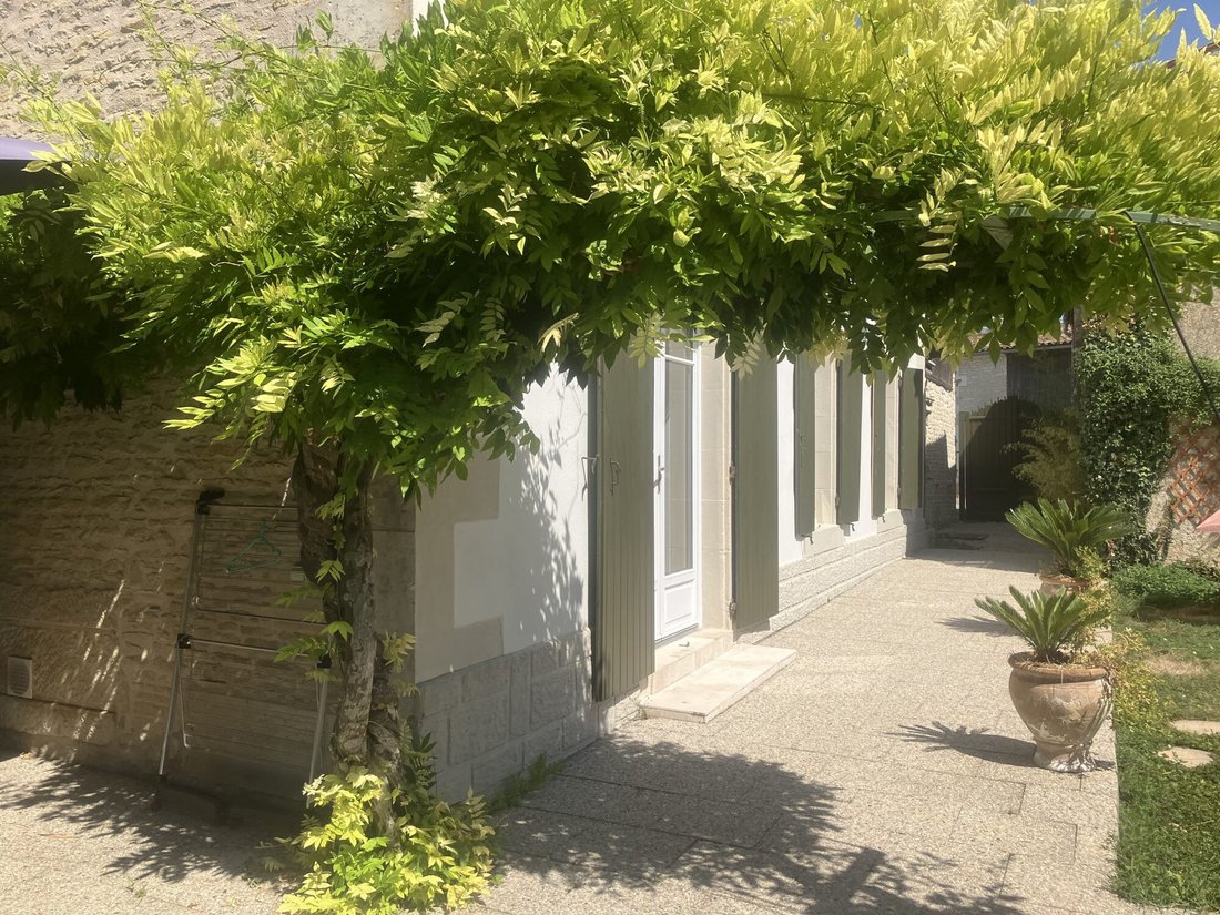 House in Saint-Hilaire-la-Palud, Nouvelle-Aquitaine, France 1 - 16974908