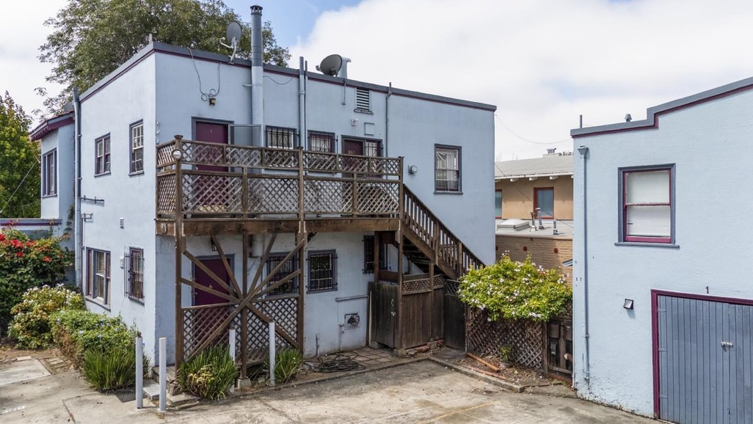 Oakland, California, United States 3 - 18662264