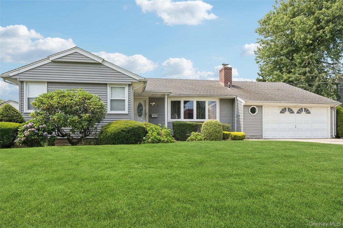 House in Massapequa, New York, United States 4 - 18669512