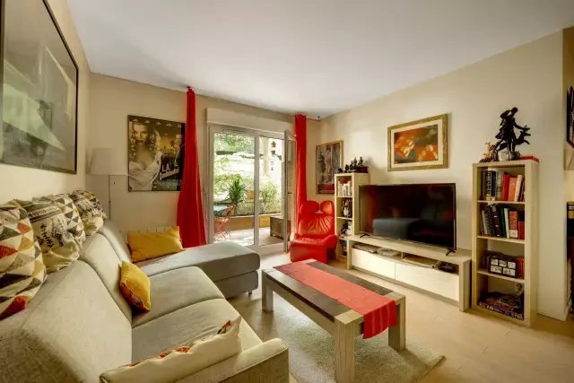 Apartment in Espaces Jeunes, Issy-les-Moulineaux, France 1 - 17673515
