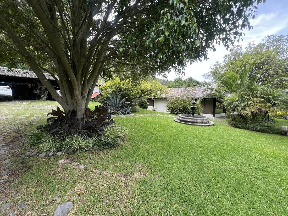 Land in Quito, Pichincha, Ecuador 4 - 18661705