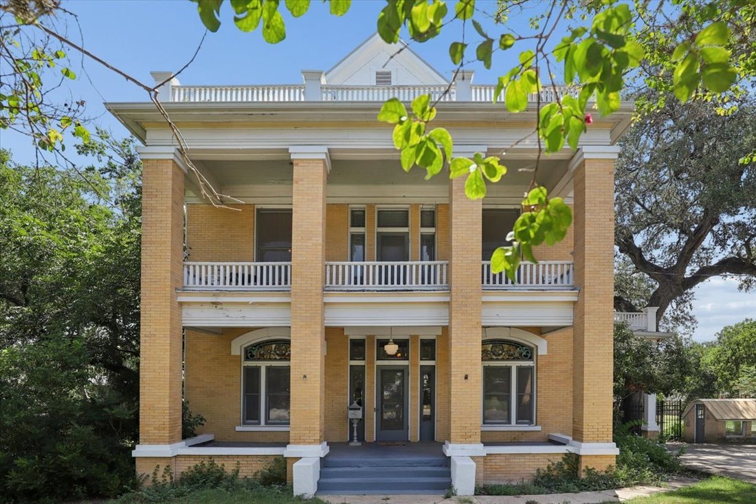 House in Lockhart, Texas, United States 2 - 18669039