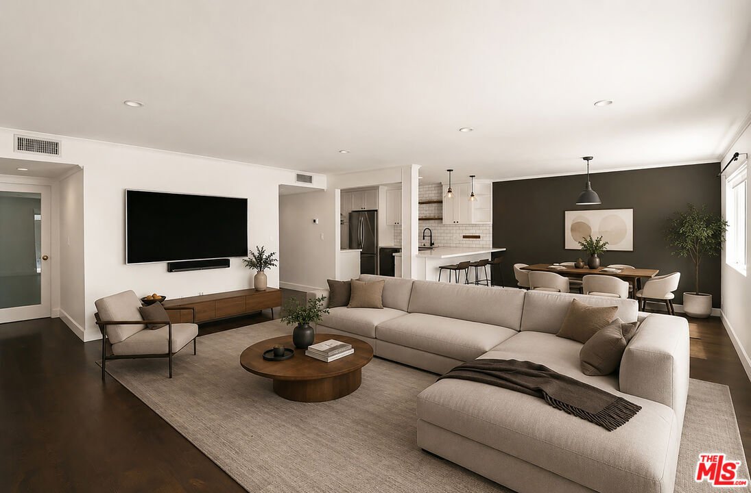 West Hollywood, California, United States 1 - 18669528