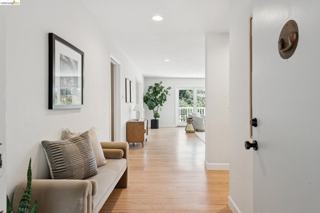 House in Oakland, California, United States 3 - 18668866