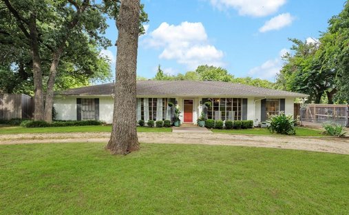 House in Arlington, Texas, United States 1