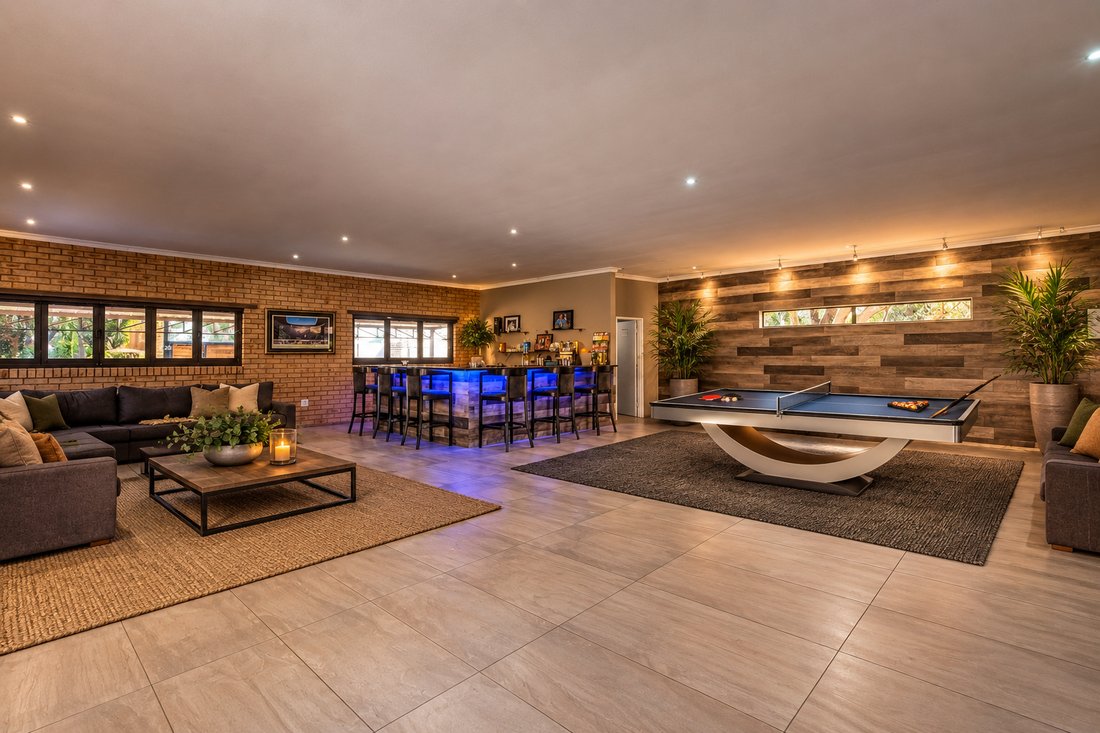 House in Hurlingham, Sandhurst, Gauteng 4 - 18670100