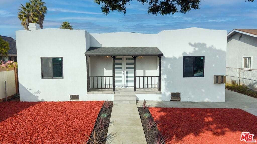Los Angeles, California, United States 1 - 18667630