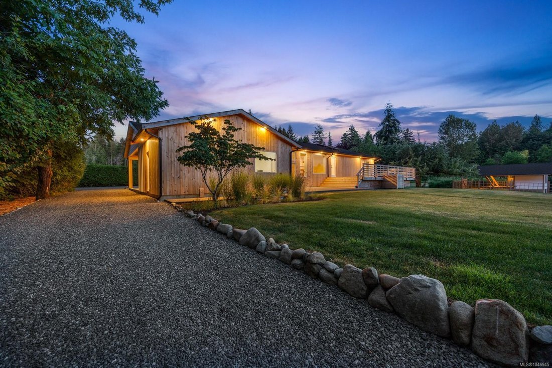 House in Courtenay, British Columbia, Canada 1 - 18670960