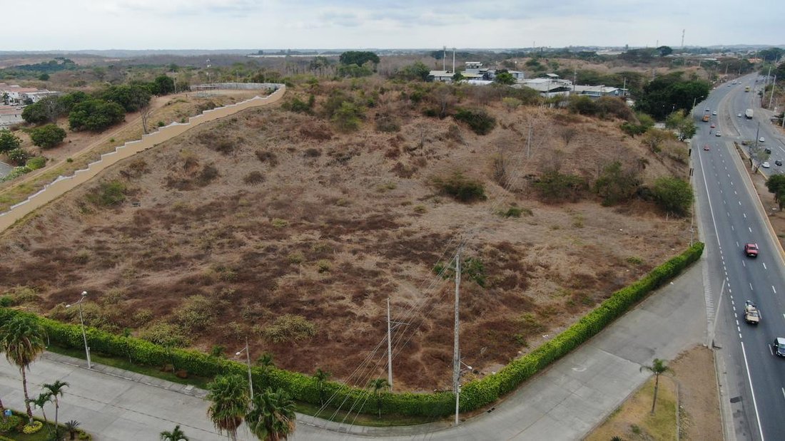 Land in Guayaquil, Guayas, Ecuador 1 - 18659958