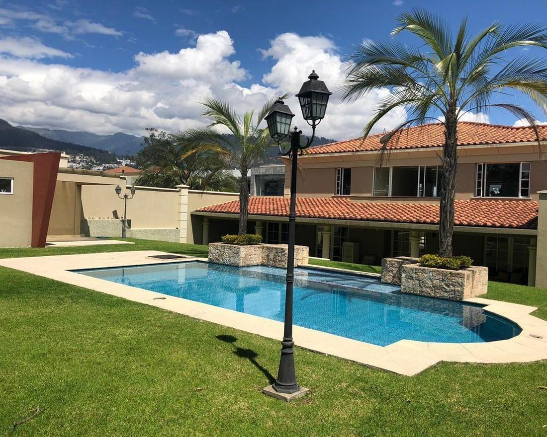 House in Quito, Pichincha, Ecuador 1 - 18661659