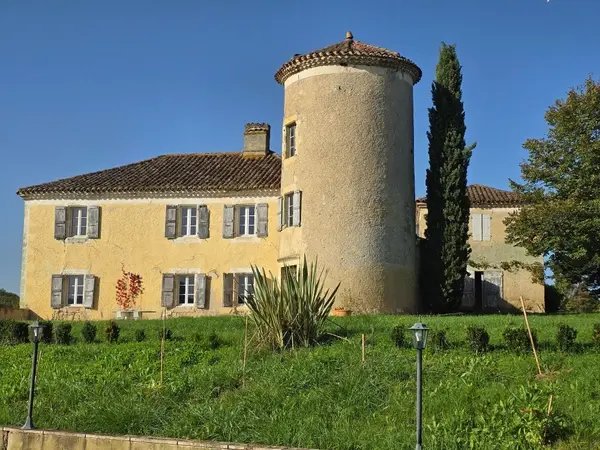 Casa en Mirannes, Occitania, Francia 1 - 16964269