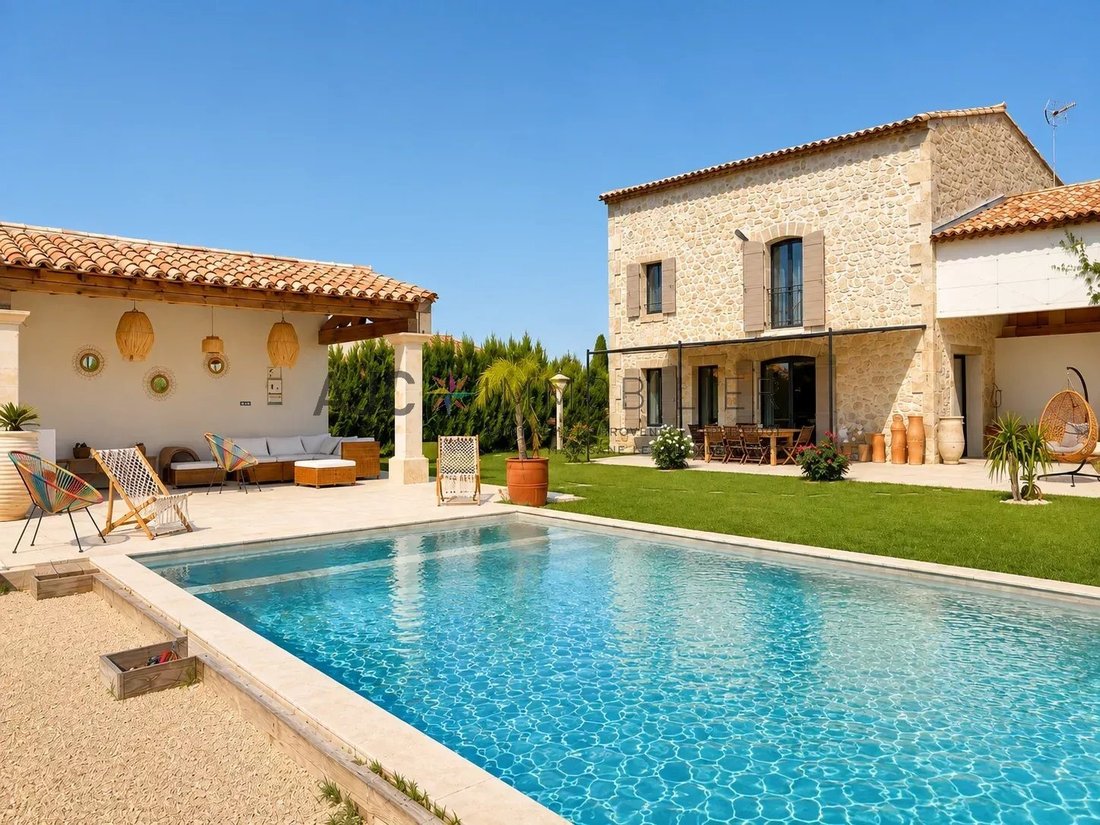 Country House in Mas-Blanc-des-Alpilles, Provence-Alpes-Côte d'Azur, France 1 - 18668067