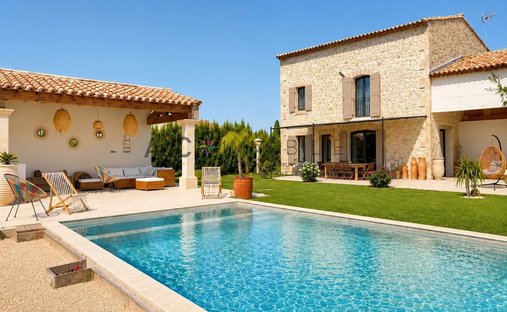 Country House in Mas-Blanc-des-Alpilles, Provence-Alpes-Côte d'Azur, France 1