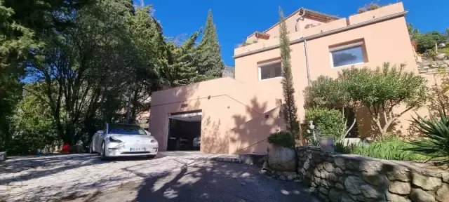 Villa in Menton, Provence-Alpes-Côte d'Azur, France 3 - 17508909