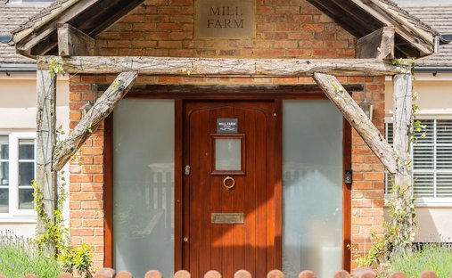 Country House in Husborne Crawley, England 1