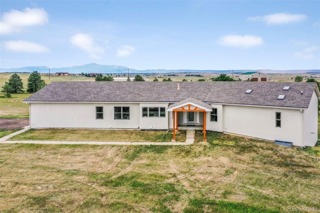 House in Colorado Springs, Colorado, United States 2 - 18670626