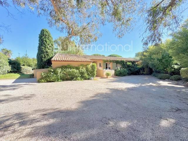 House in Zone Ouest Urbaine, Saint-Tropez, France 1 - 18437093
